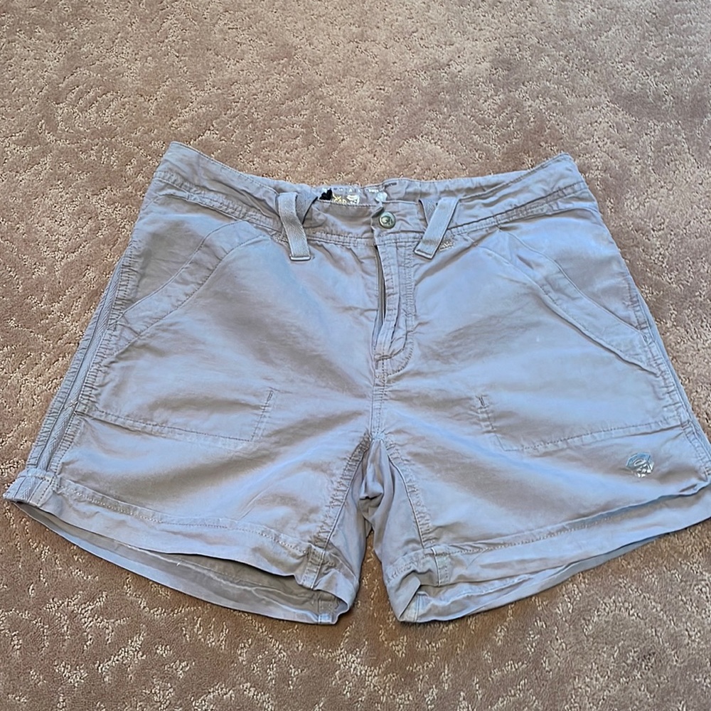 Mountain Hardware women’s size 8 shorts